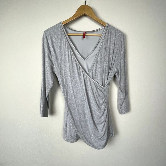 Ruby Ribbon Compression Surplice Top – Size L – Gray – 3/4 Sleeve V-Neck‎ - Picture 2 of 9